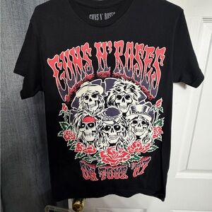 Black '87 Tour Graphic Tee guns N roses 🌹